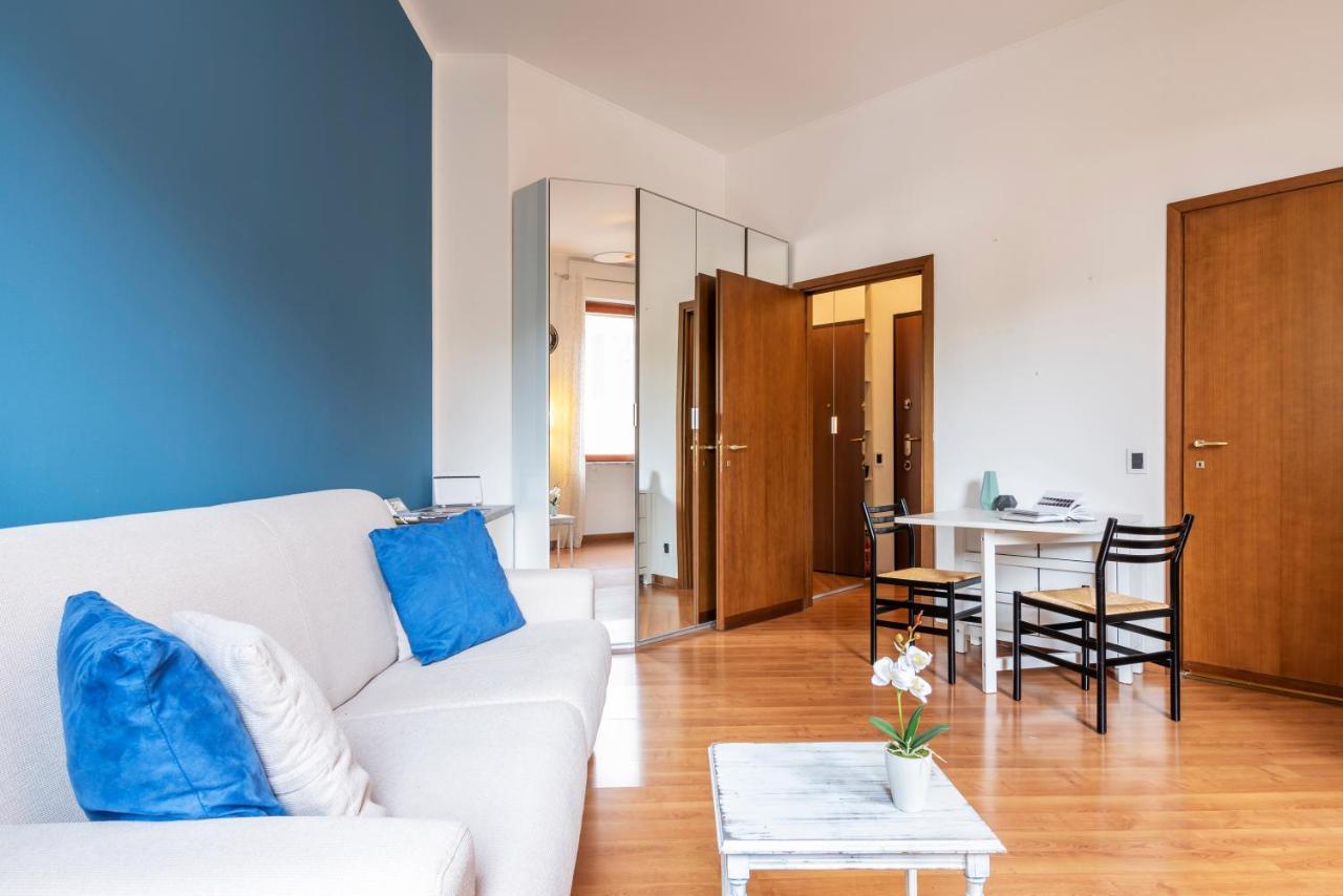 Casa Blu Flexyrent Apartment Wifi - No Ac มิลาน ภายนอก รูปภาพ